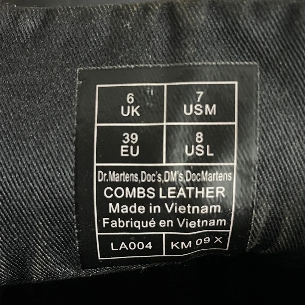 DR. MARTENS COMBS LEATHER CASUAL BOOTS - Picture 16 of 16